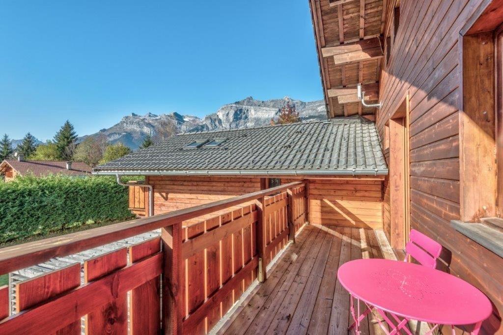Appartement Avec Jacuzzi Dans Chalet Prive, Grande Terrasse, Parking Gratuit Ле Уш Екстериор снимка